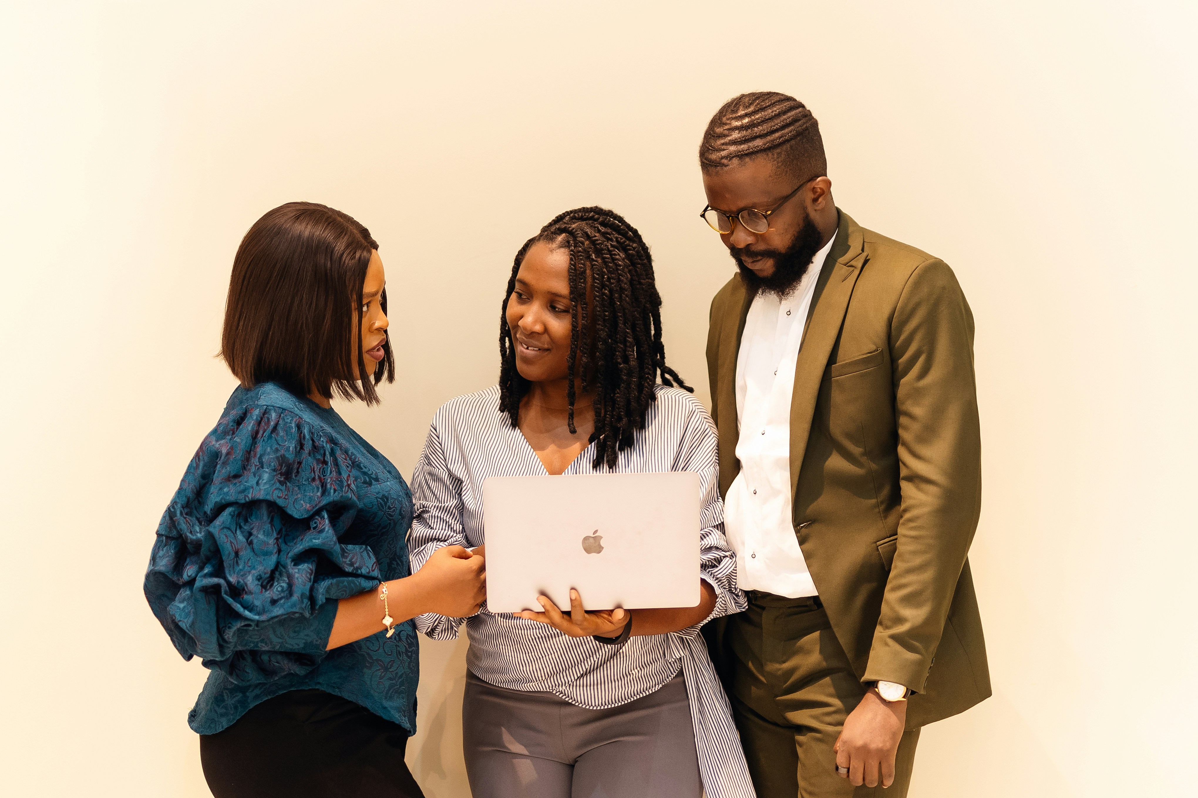 a team collaborating on a project - it services company a team collaborating on a project - it services company